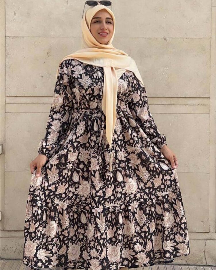 پیراهن ارزان ساحلی کد 07 با روسری کرم