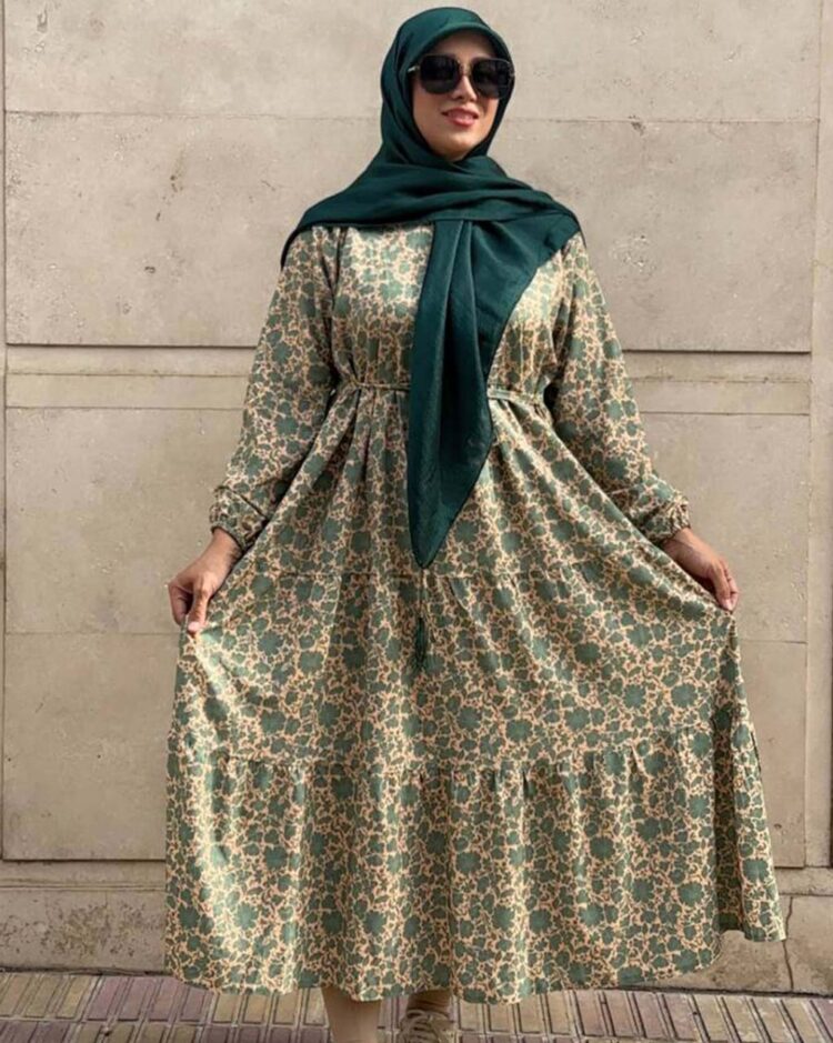 پیراهن ساحلی اقتصادی گلدار کد 03 با روسری سبز
